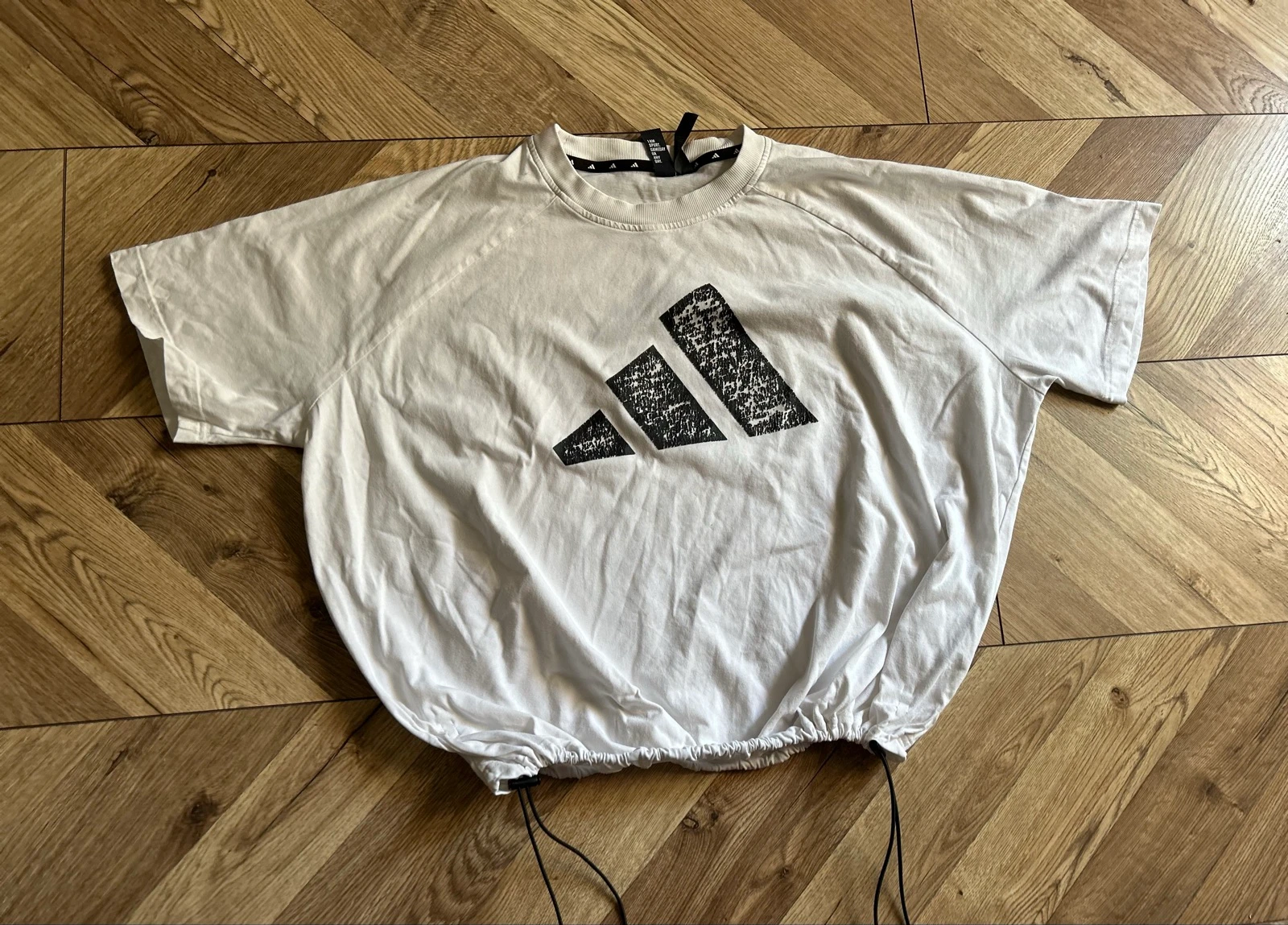 👕 T-shirt Adidas blanc avec cordon de serrage - Taille M